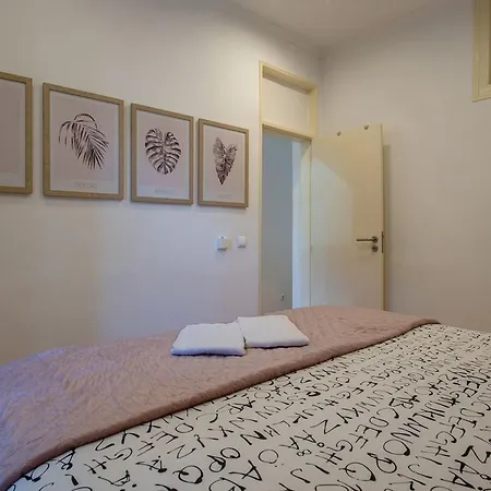 Baum Liverpooler Terrasse By Interhome * Lisboa