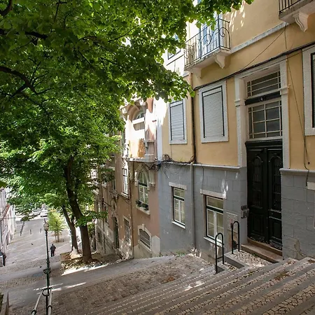 Baum Liverpooler Terrasse By Interhome * Lisbon